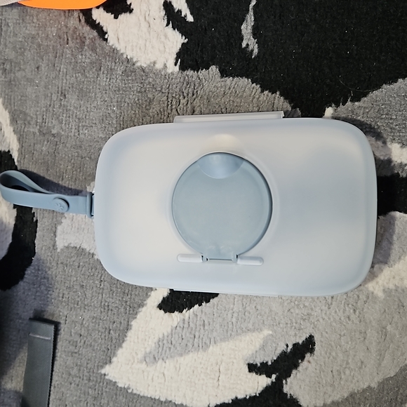 Famicare Diaper Backpack with USB Bottle Warmer & Phone Charger - Picture 7 of 8